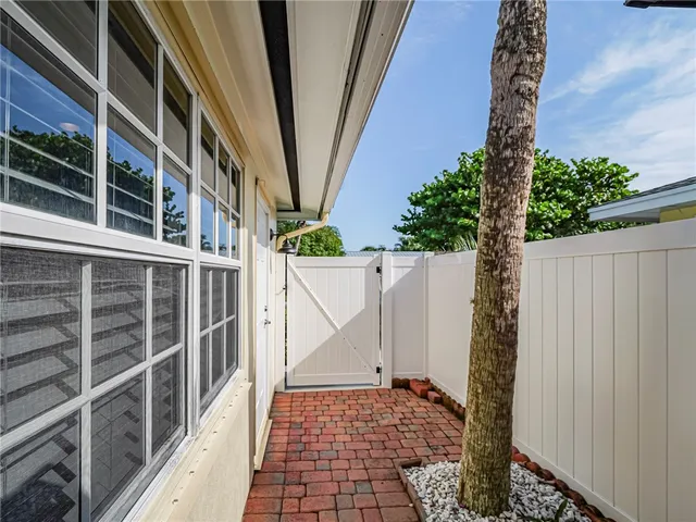 $1,950 | 922 Pirate Cove Lane, Vero Beach, FL 32963