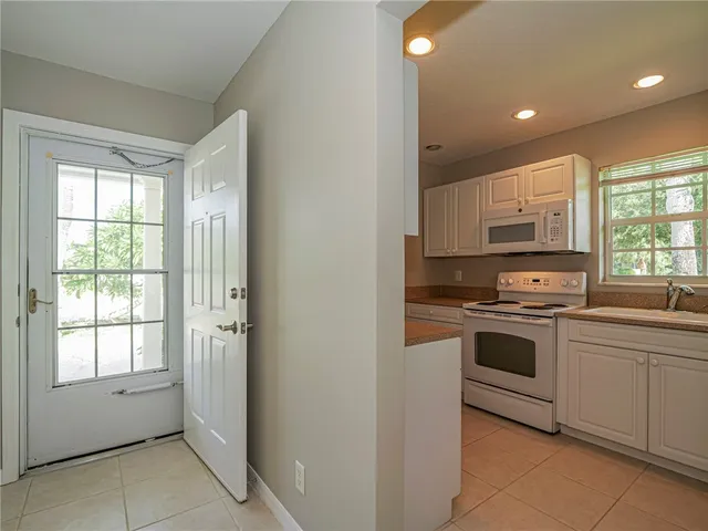 $1,950 | 922 Pirate Cove Lane, Vero Beach, FL 32963