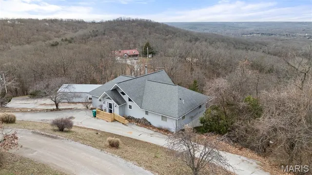 $469,900 | 8239 Rocky Woods Lane, Hillsboro, MO 63050