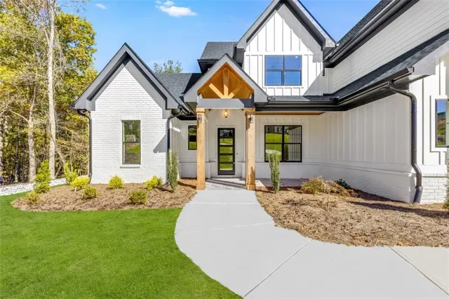 $1,027,900 | 121 Forest Berry Court, Newnan, GA 30263