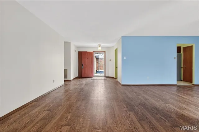 $299,999 | 1300 Tahoe Valley Court, Ballwin, MO 63021