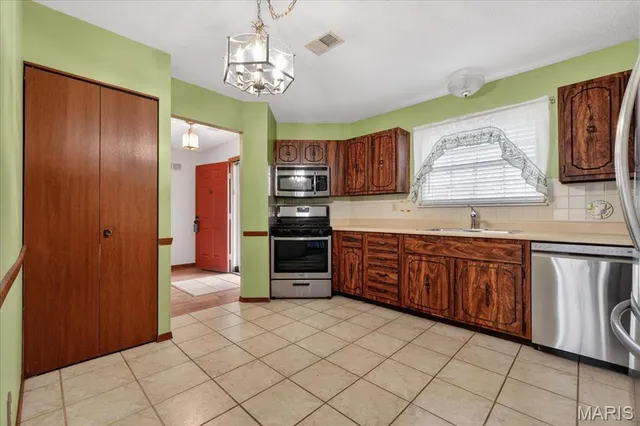 $299,999 | 1300 Tahoe Valley Court, Ballwin, MO 63021