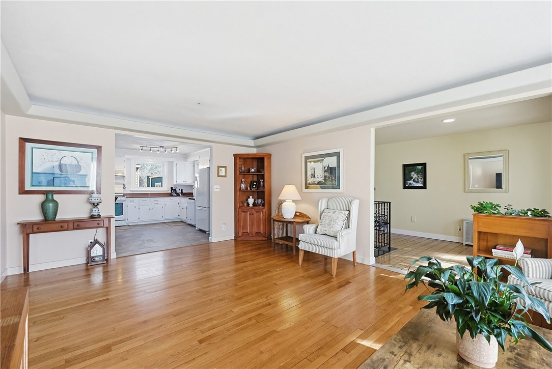 11 Katherine Road Woonsocket, RI 02895 - Photo 5 of 37 Living Room