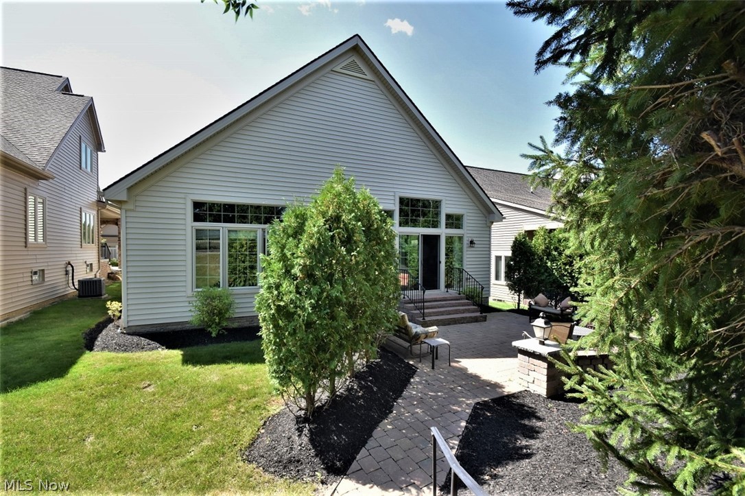 5125 River Creek Road Cleveland, OH 44124 - Photo 29 of 33 Rear view