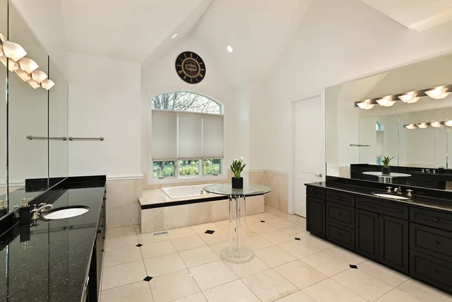 $3,427,000 | 1630 Ridge Road, Highland Park, IL 60035