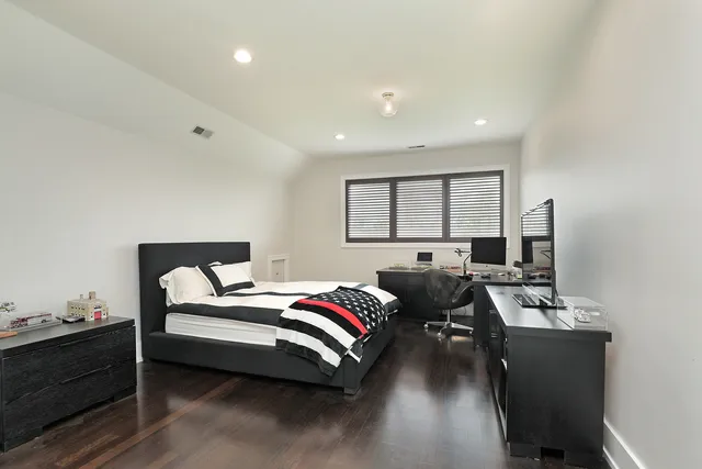 $3,427,000 | 1630 Ridge Road, Highland Park, IL 60035