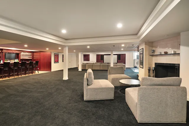 $3,427,000 | 1630 Ridge Road, Highland Park, IL 60035