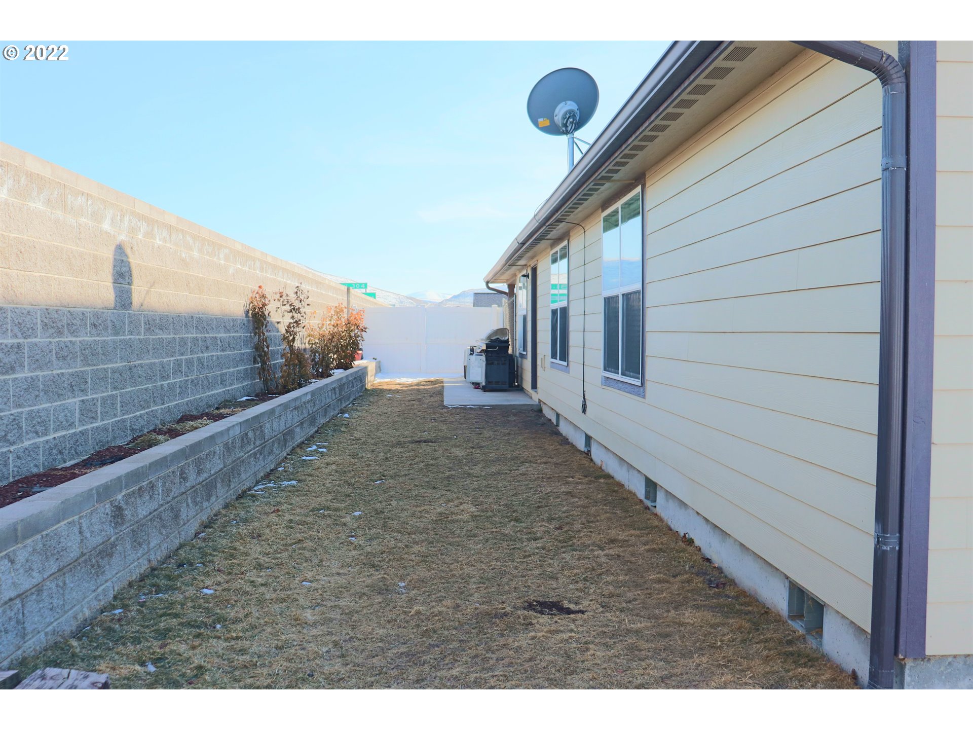 705 L Loop Baker City, OR 97814 - Photo 31 of 32 a view of an entryway