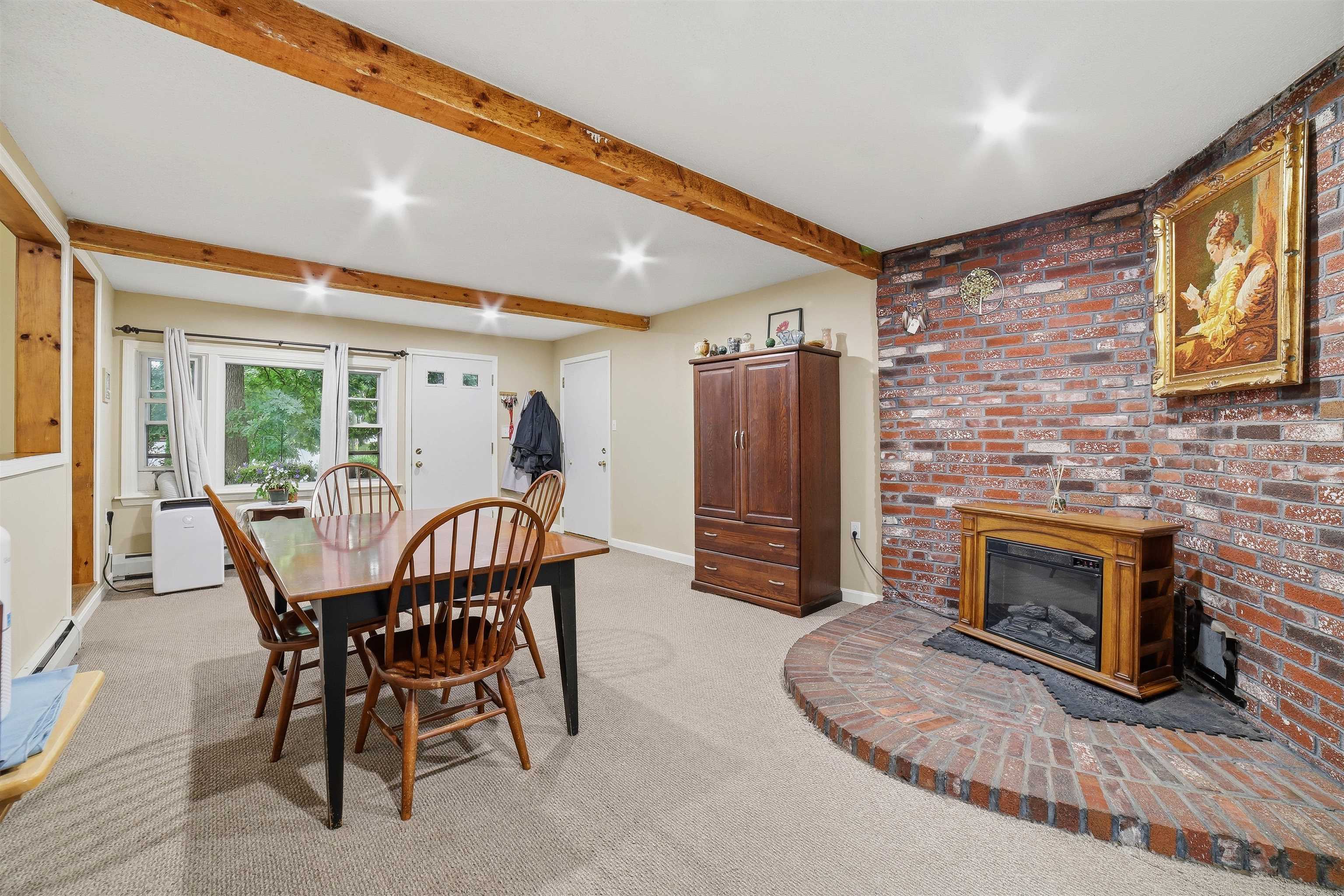 2073 Goffs Falls Road Manchester, NH 03103 - Photo 4 of 39