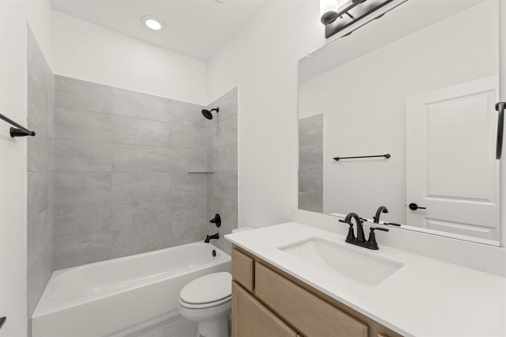 2902 Hanscom Street Forney, TX 75126 - Photo 20 of 34 bathroom