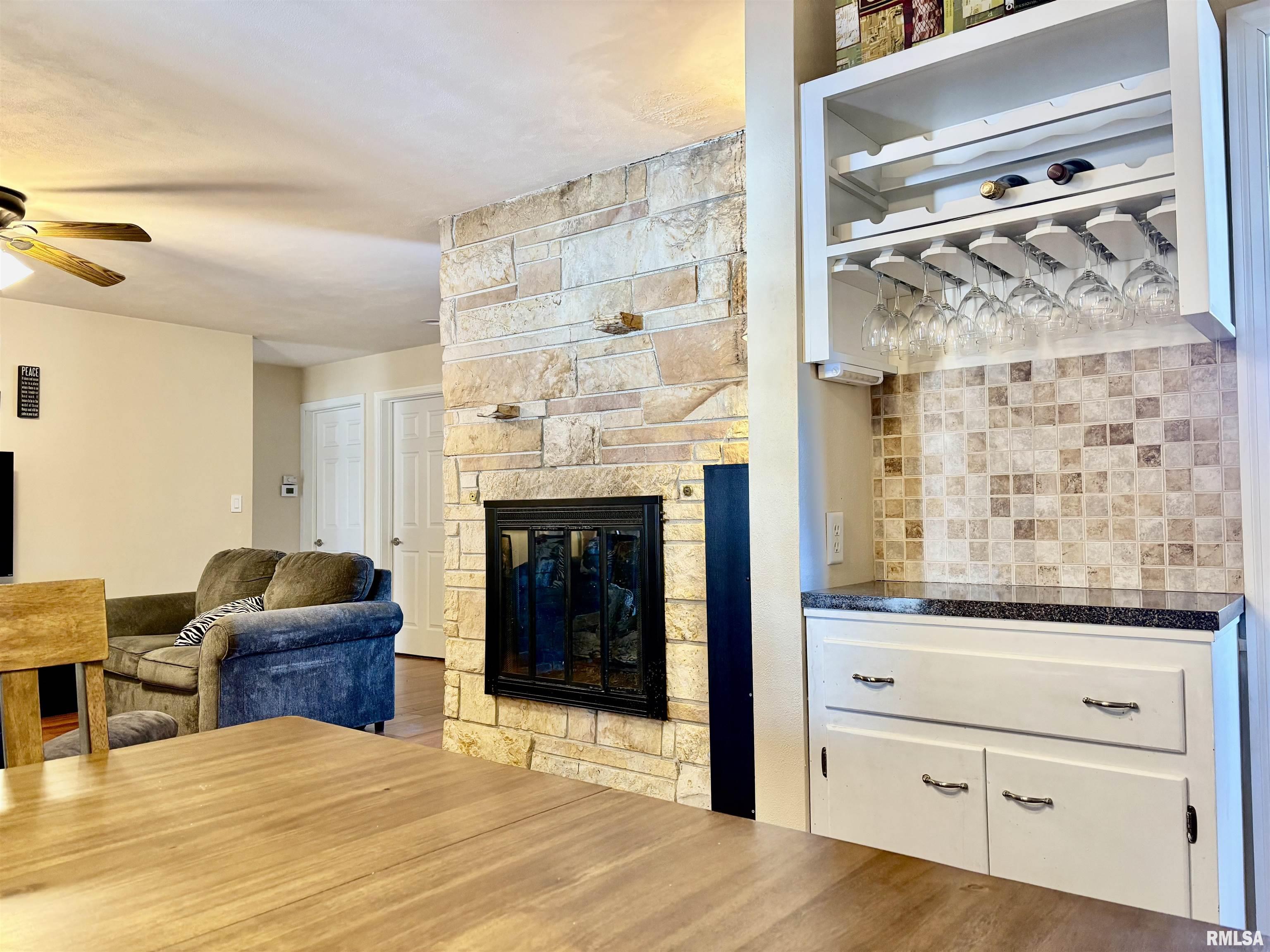1481 West Walnut Street Jacksonville, IL 62650 - Photo 5 of 65