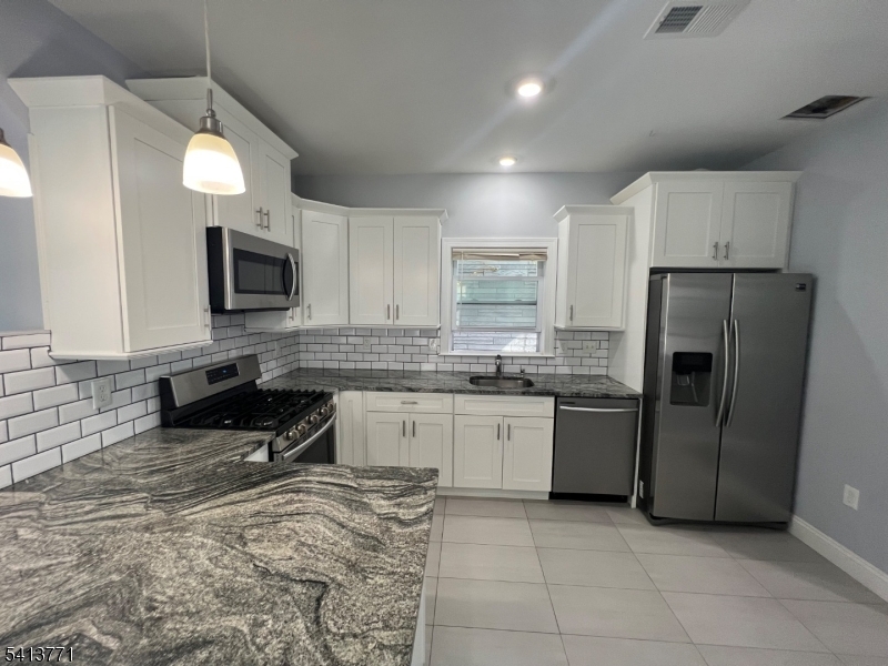 454 3rd Avenue Elizabeth Port, NJ 07206 - Photo 11 of 17