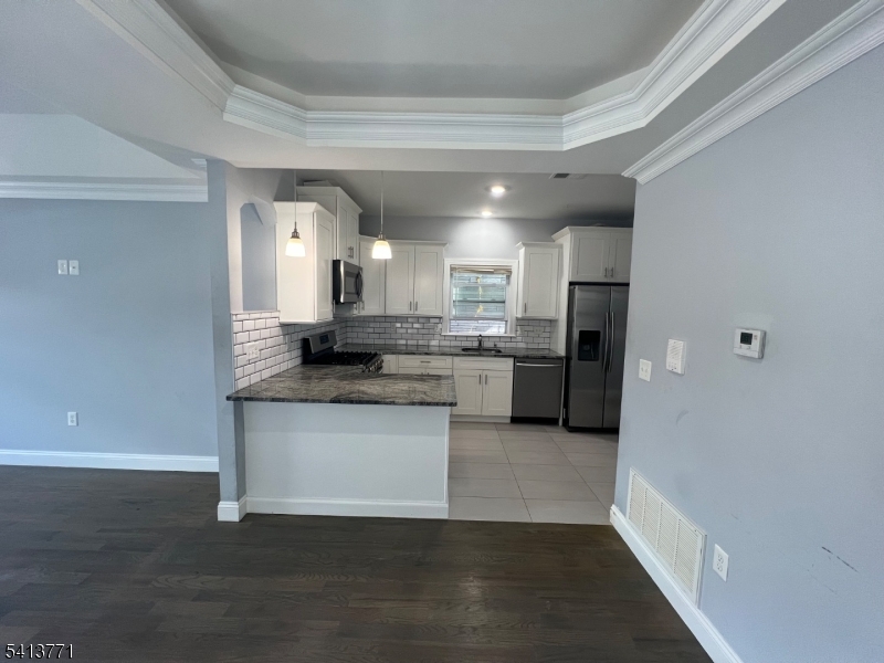 454 3rd Avenue Elizabeth Port, NJ 07206 - Photo 13 of 17