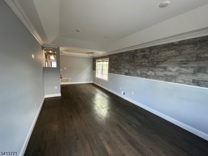 454 3rd Avenue Elizabeth Port, NJ 07206 - Photo 2 of 17