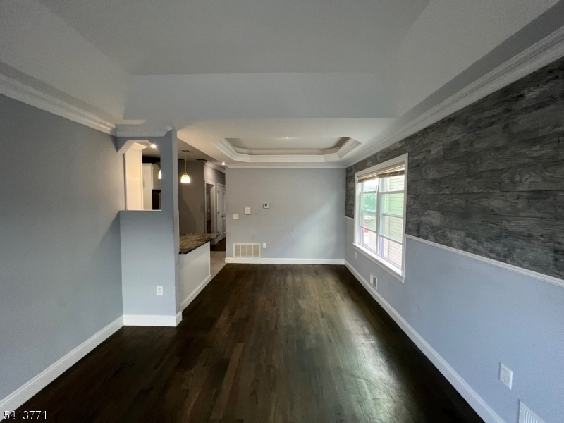 454 3rd Avenue Elizabeth Port, NJ 07206 - Photo 6 of 17