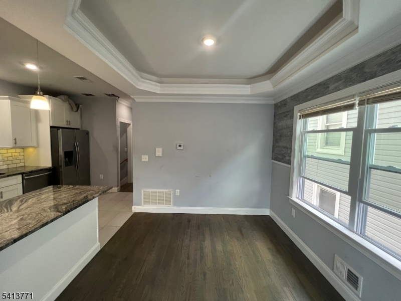 454 3rd Avenue Elizabeth Port, NJ 07206 - Photo 8 of 17