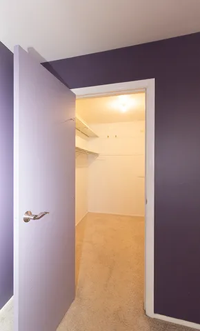 $175,000 | 633 Cress Creek Lane, Unit 1, Crystal Lake, IL 60014