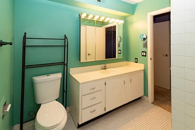 $175,000 | 633 Cress Creek Lane, Unit 1, Crystal Lake, IL 60014