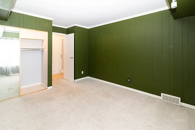 $175,000 | 633 Cress Creek Lane, Unit 1, Crystal Lake, IL 60014