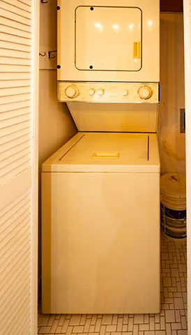 $175,000 | 633 Cress Creek Lane, Unit 1, Crystal Lake, IL 60014