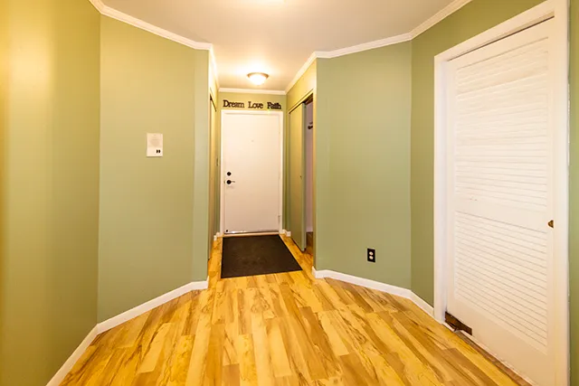 $175,000 | 633 Cress Creek Lane, Unit 1, Crystal Lake, IL 60014