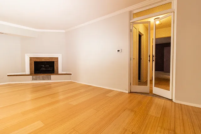 $175,000 | 633 Cress Creek Lane, Unit 1, Crystal Lake, IL 60014