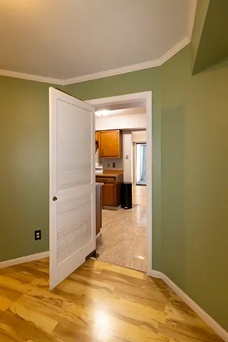 $175,000 | 633 Cress Creek Lane, Unit 1, Crystal Lake, IL 60014