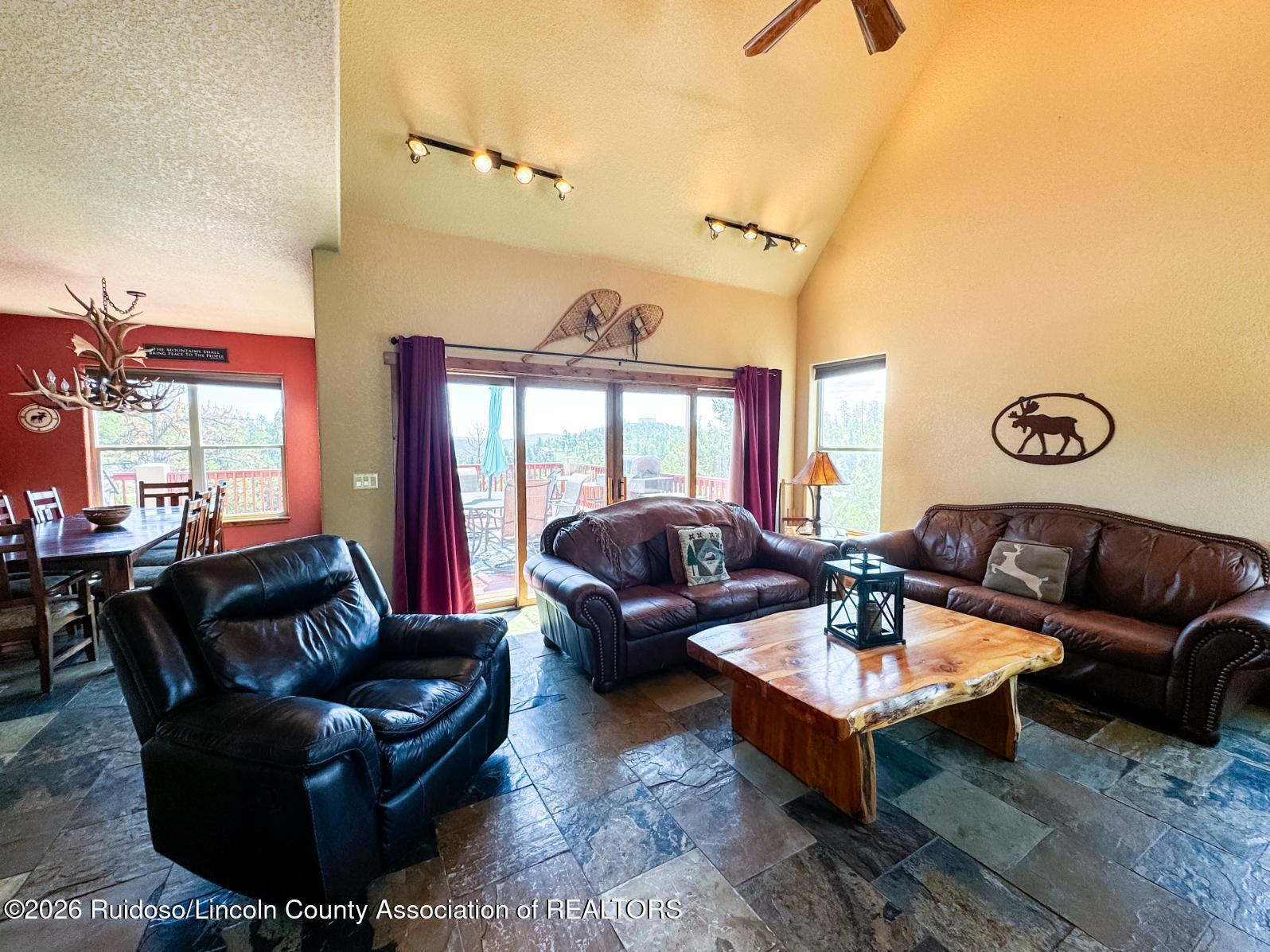 105 Abbey Place Ruidoso, NM 88345 - Photo 4 of 24 Gallery Image 4