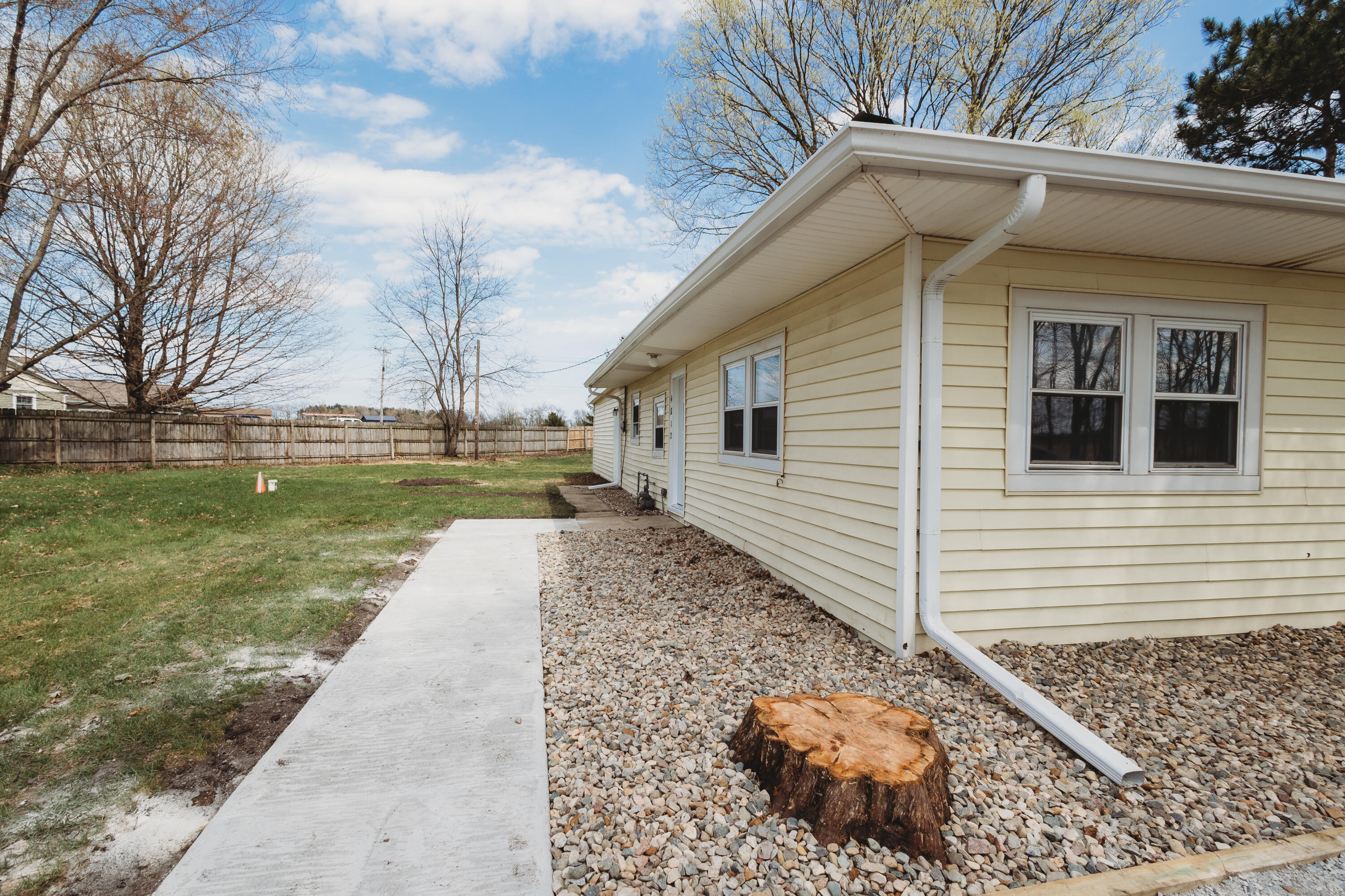 4812 East Bootjack Road Rolling Prairie, IN 46371 - Photo 3 of 13 a backyard of a house