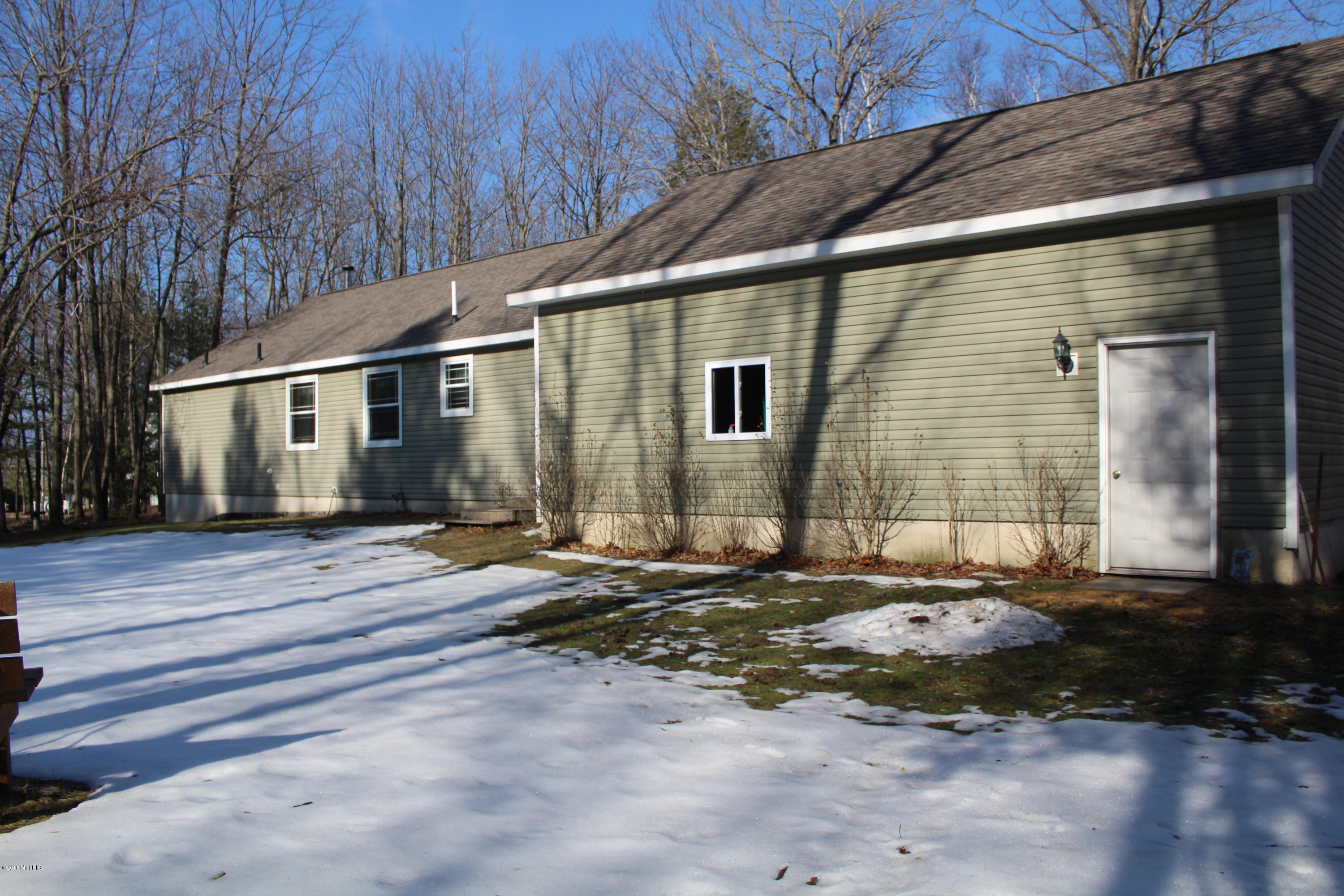 4706 North Ridge Road Mears, MI 49436 - Photo 8 of 112 IMG_1174