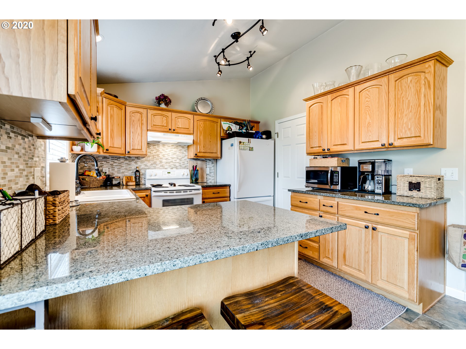 1630 I Street Springfield, OR 97477 - Photo 9 of 21