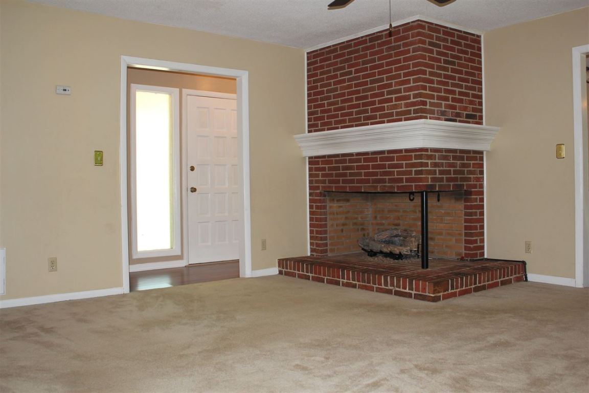102 Mockingbird Street Seneca, SC 29672 - Photo 3 of 24 Gallery Image 3