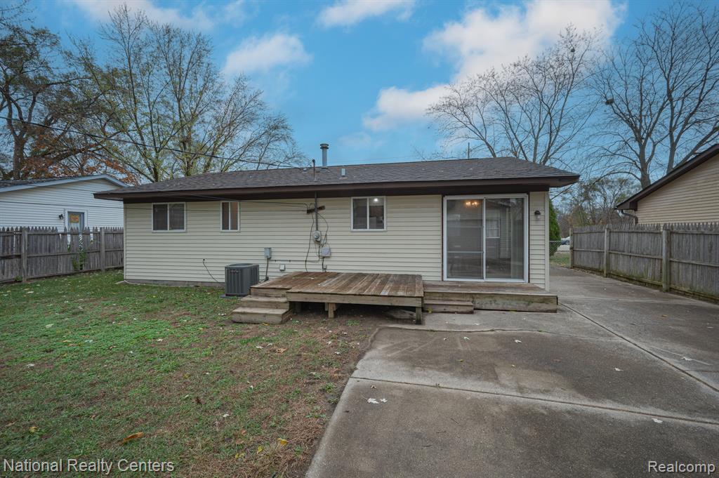 47445 Dequindre Road Rochester, MI 48307 - Photo 2 of 21