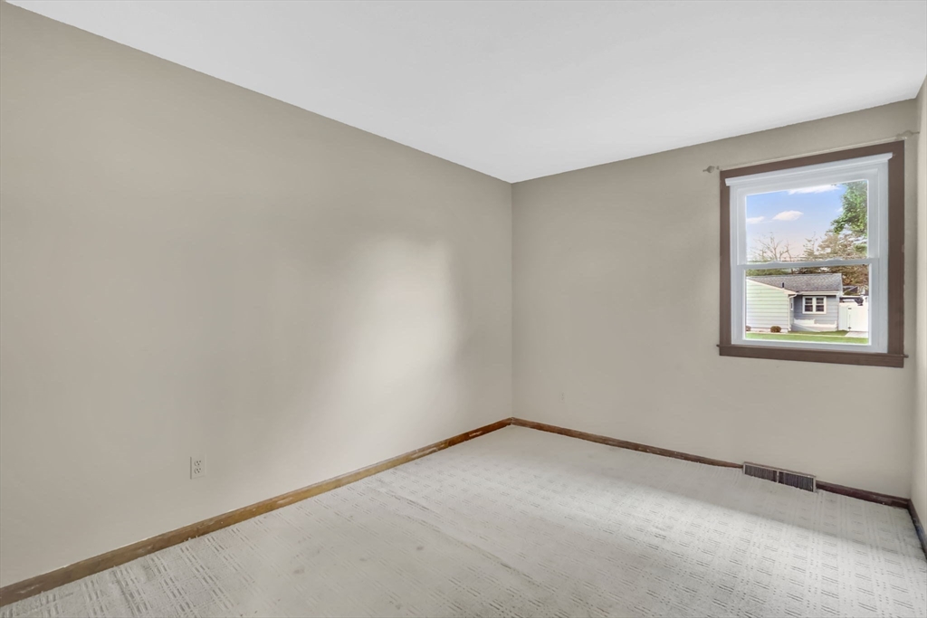 95 Old Lane Road Springfield, MA 01129 - Photo 19 of 41 Gallery Image 19