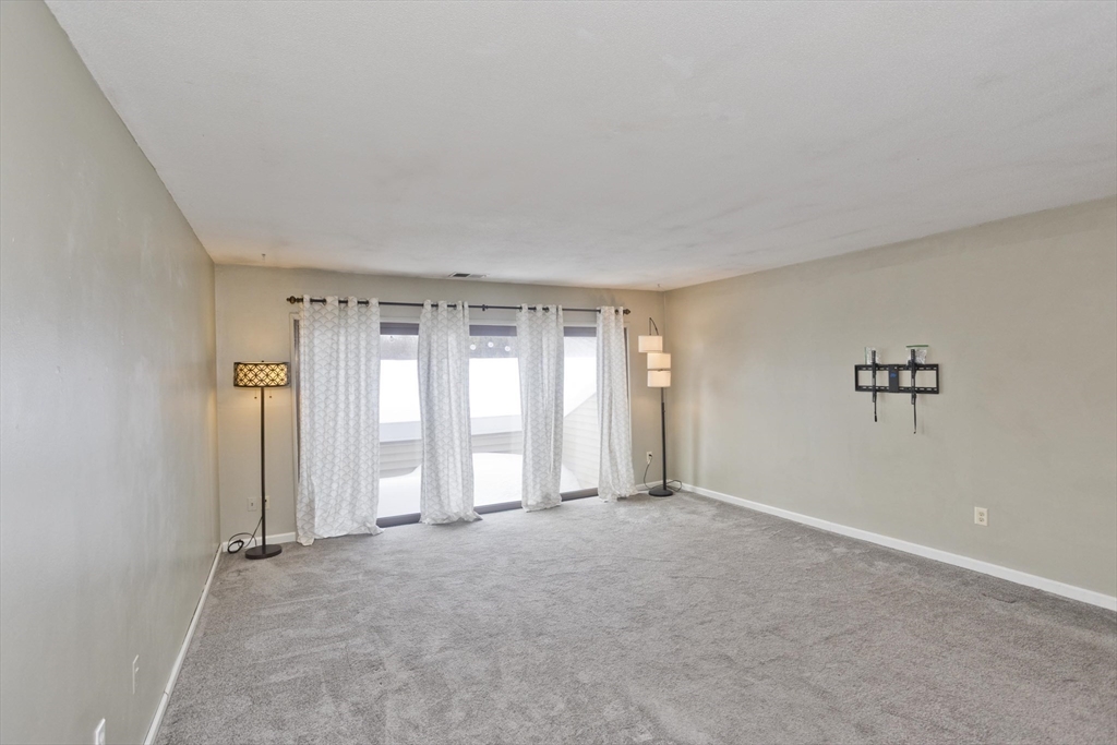 44 Nassau Drive, Unit 44 Springfield, MA 01129 - Photo 3 of 20