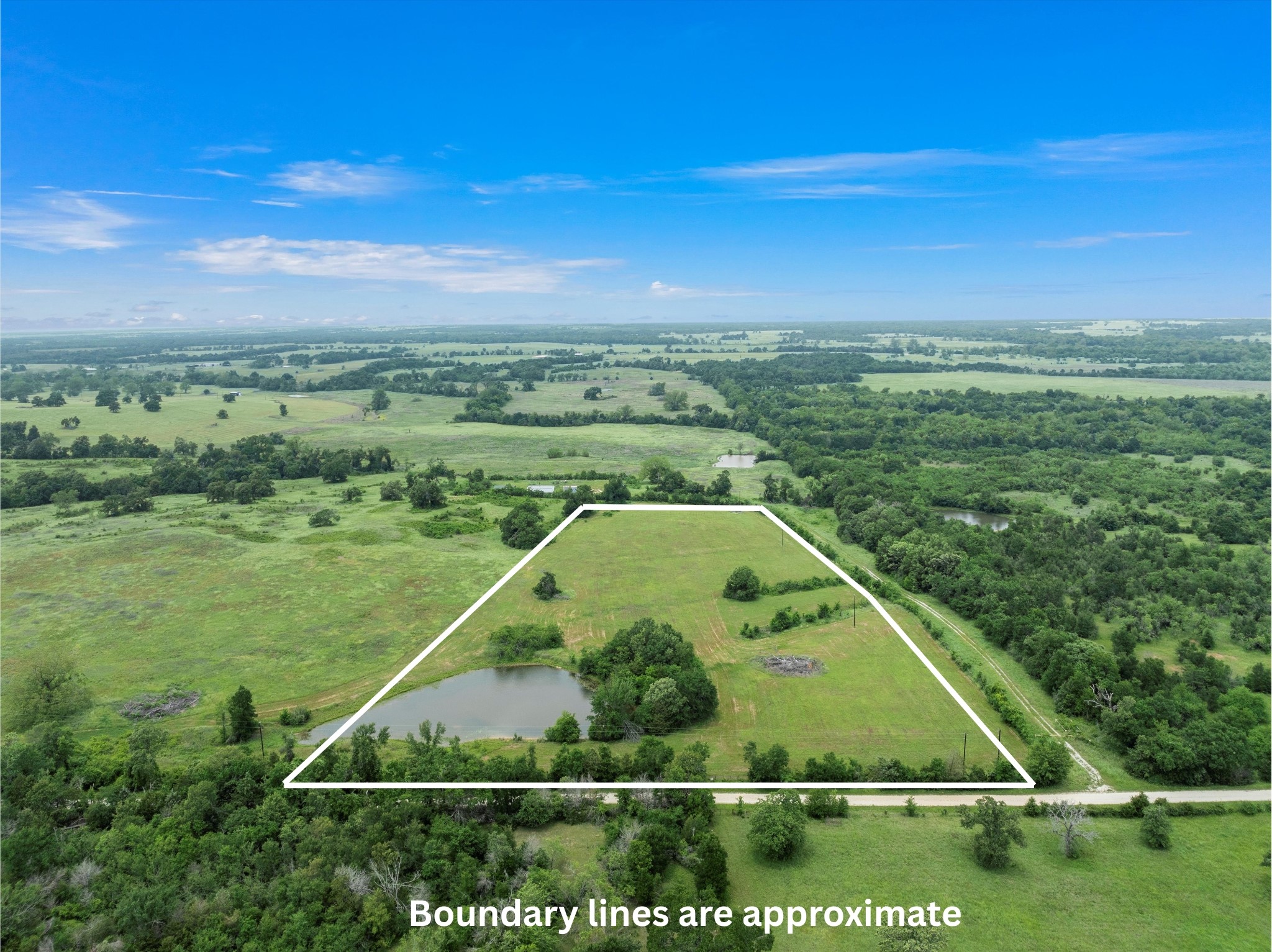 707 Lcr 707 Kosse, TX 76653 - Photo 2 of 15 a view of a tennis court