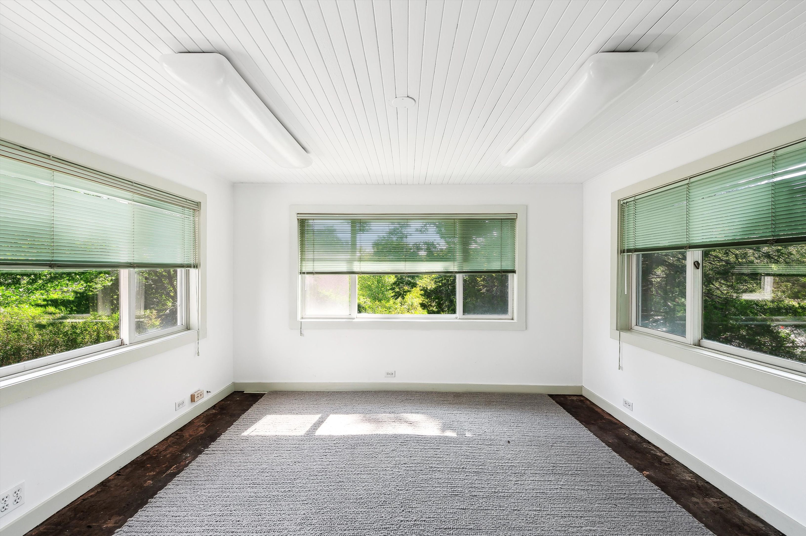 10 Pantigo Road East Hampton, NY 11937 - Photo 23 of 28 an empty room with windows