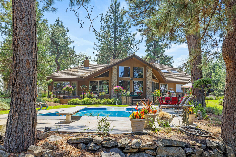 11539 Kestrel Road Klamath Falls, OR 97601 - Photo 1 of 72 11539KestrelRd.-16