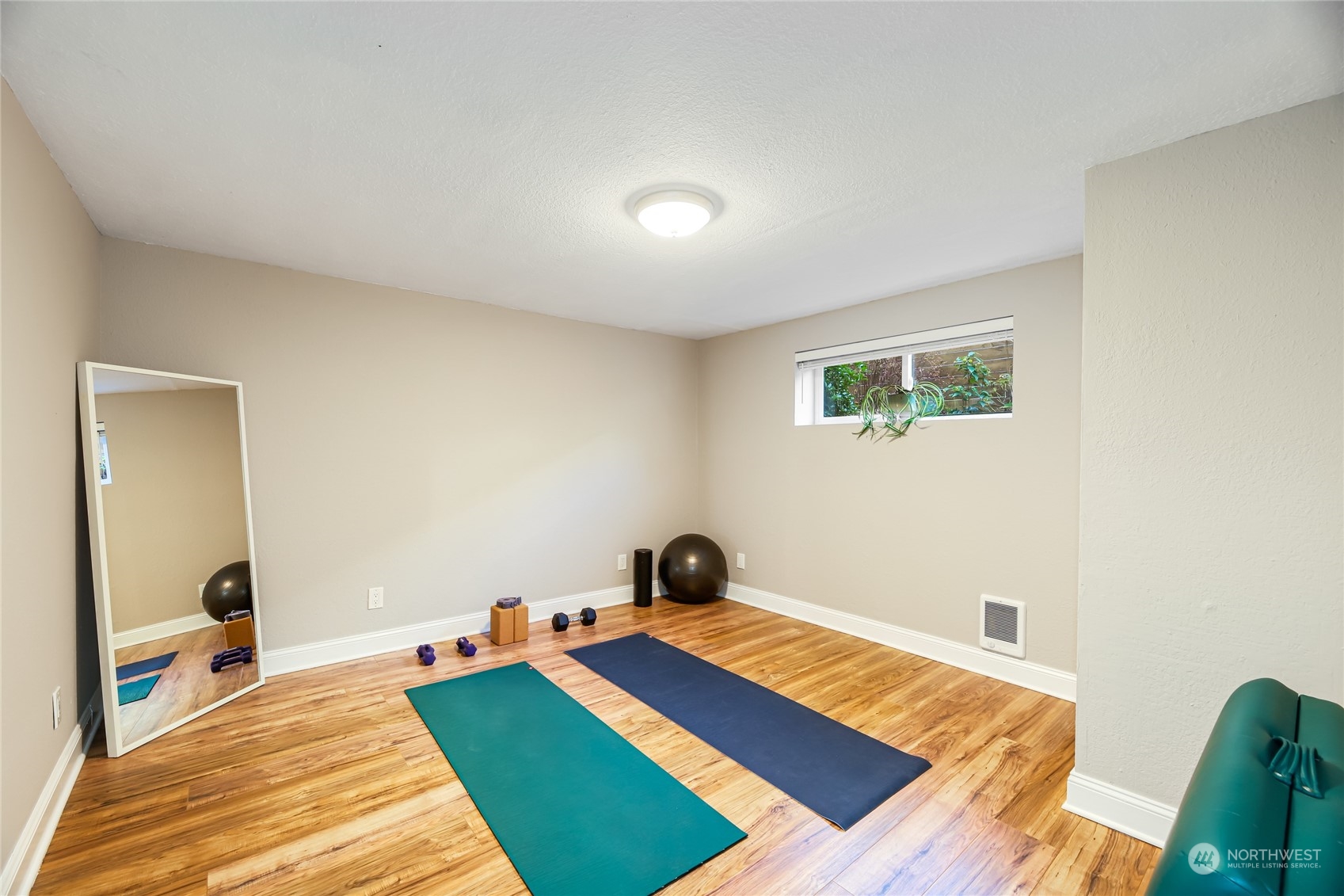 7341 Dumar Way Southwest Seattle, WA 98106 - Photo 20 of 27 Gallery Image 20