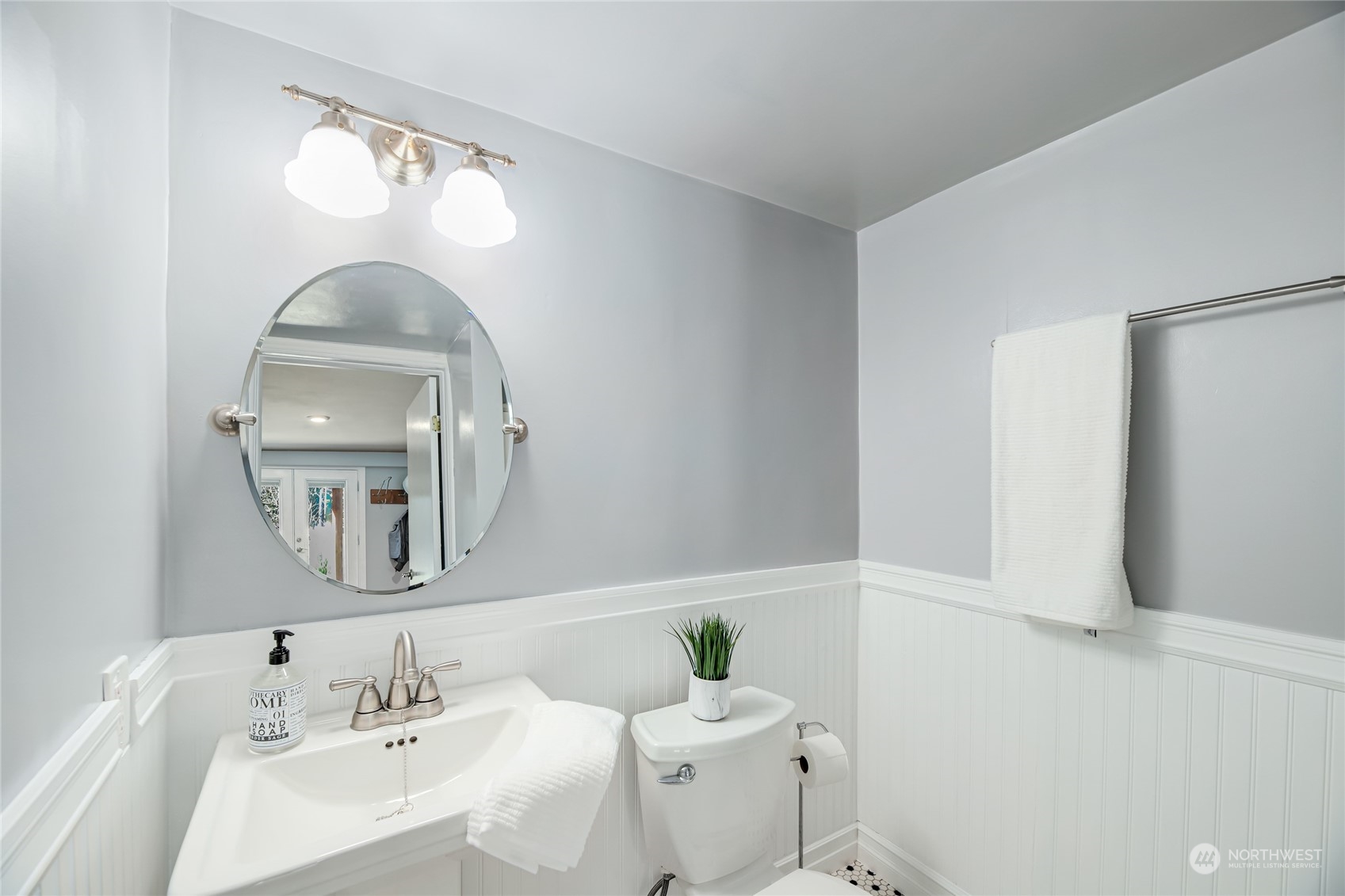 7341 Dumar Way Southwest Seattle, WA 98106 - Photo 21 of 27 Gallery Image 21
