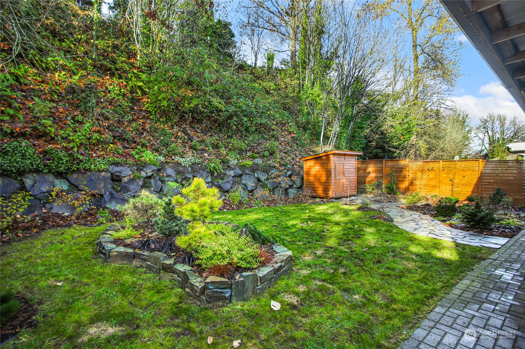 7341 Dumar Way Southwest Seattle, WA 98106 - Photo 26 of 27 Gallery Image 26