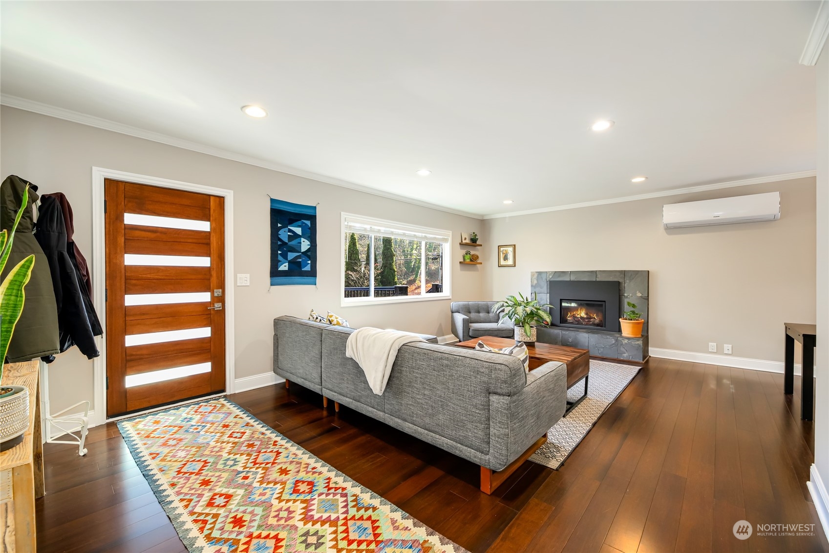 7341 Dumar Way Southwest Seattle, WA 98106 - Photo 4 of 27 Gallery Image 4