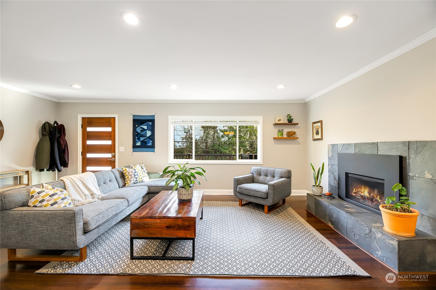 7341 Dumar Way Southwest Seattle, WA 98106 - Photo 5 of 27 Gallery Image 5
