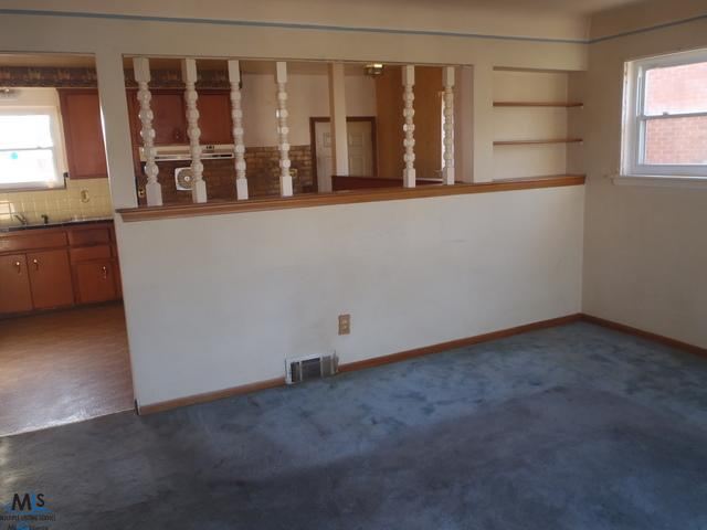 24646 Roxana Avenue Eastpointe, MI 48021 - Photo 10 of 14 31143293-9.JPG