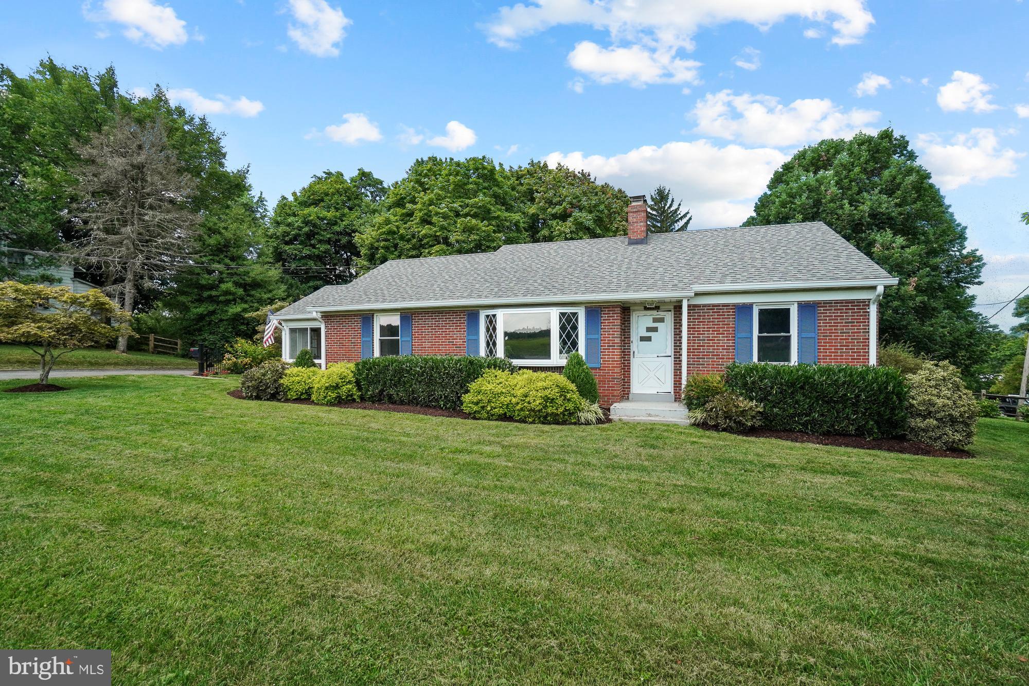27912 Ridge Road Damascus, MD 20872 - Photo 1 of 40 Welcome to 27912 Ridge Road!