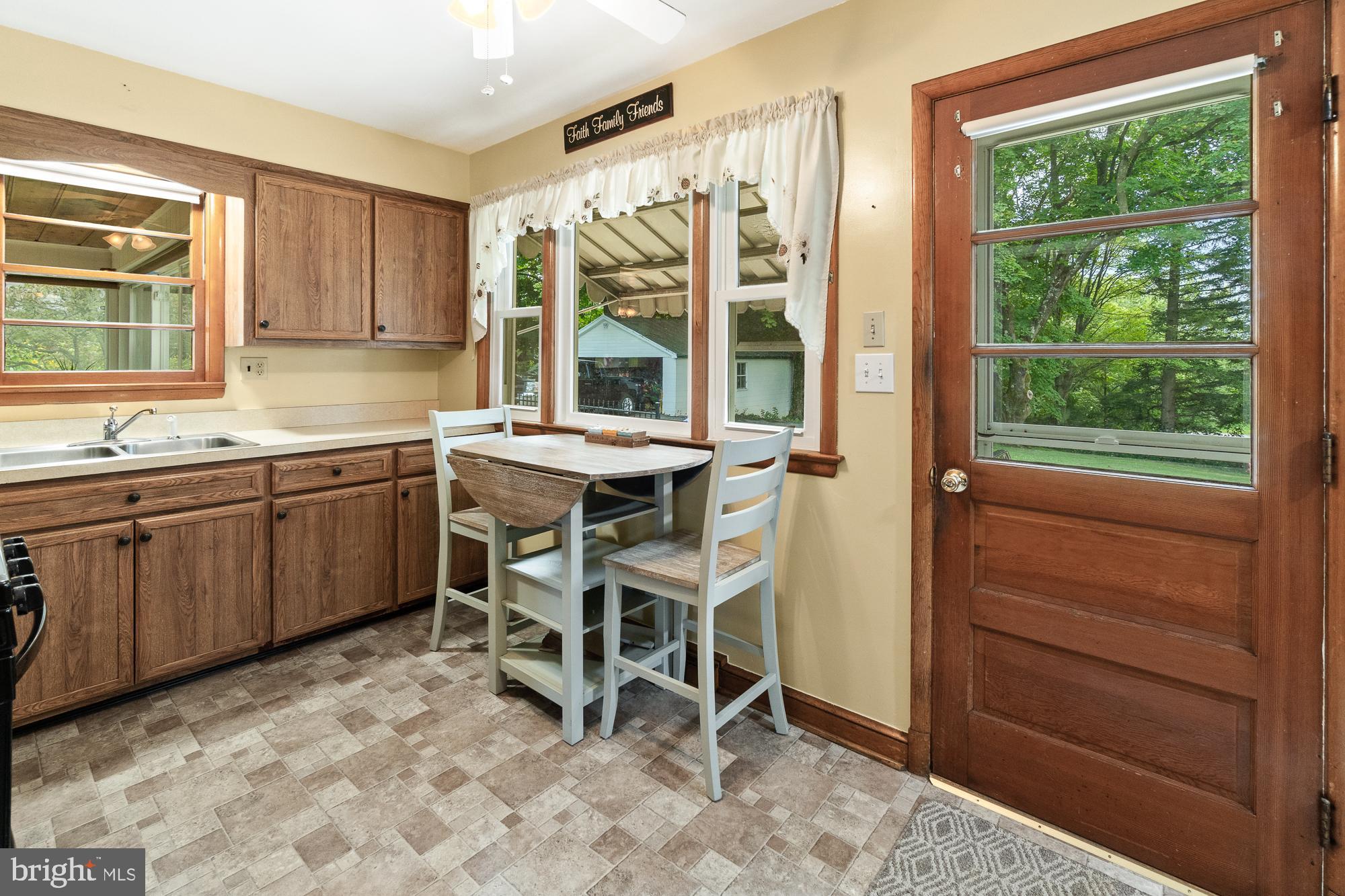 27912 Ridge Road Damascus, MD 20872 - Photo 12 of 40 Walk in from the back patio into the kitchen