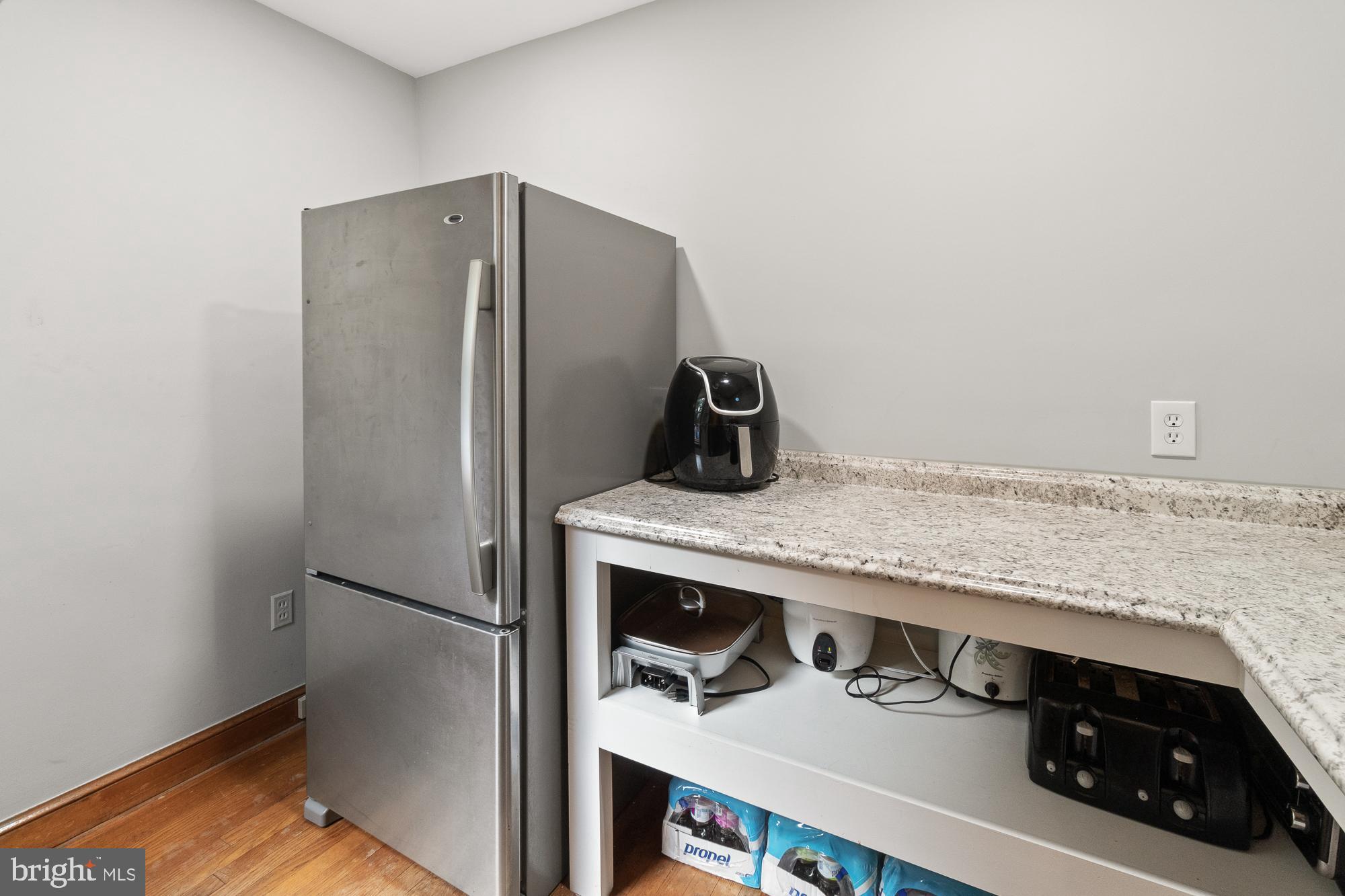 27912 Ridge Road Damascus, MD 20872 - Photo 15 of 40 Butler's pantry for extra storage