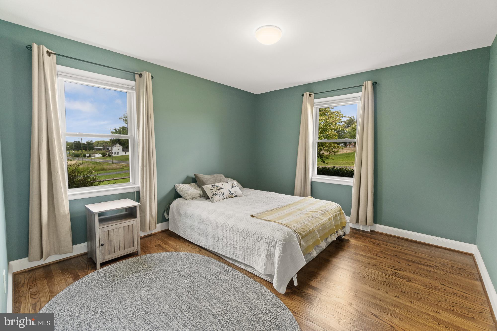 27912 Ridge Road Damascus, MD 20872 - Photo 18 of 40 Main level bedroom #1