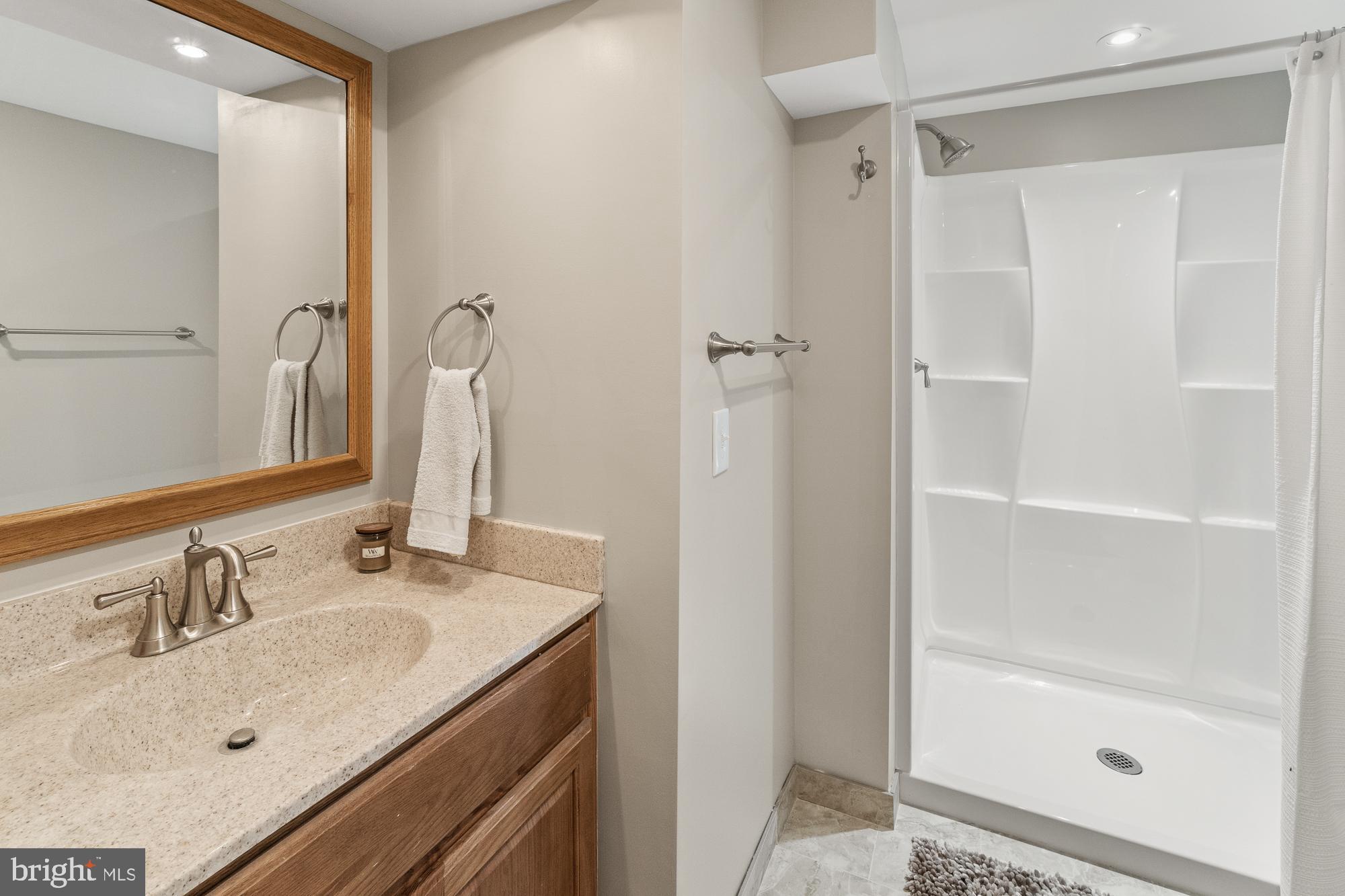 27912 Ridge Road Damascus, MD 20872 - Photo 28 of 40 Lower level FULL bath
