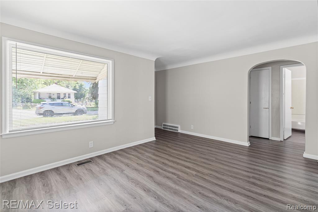 4305 Pengelly Road Flint, MI 48507 - Photo 16 of 36